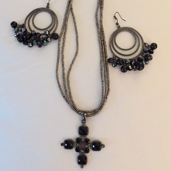 Costume fun! Necklace and earring! - Picture 1 of 4